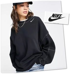 Nike Oversized CrewNeck